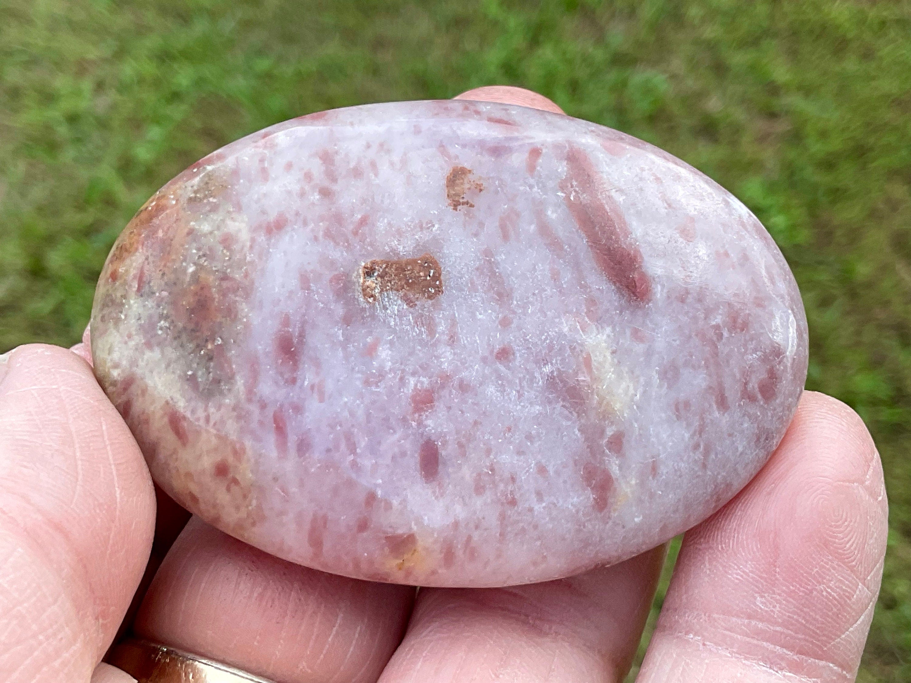 66g Pakistan Strawberry Jasper Palmstone 3A