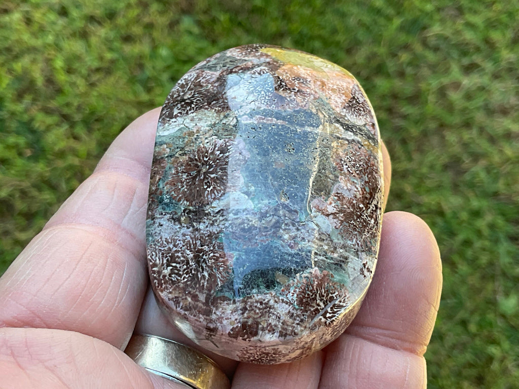 100g Green Cherry Blossom Jasper Palmstone 10C