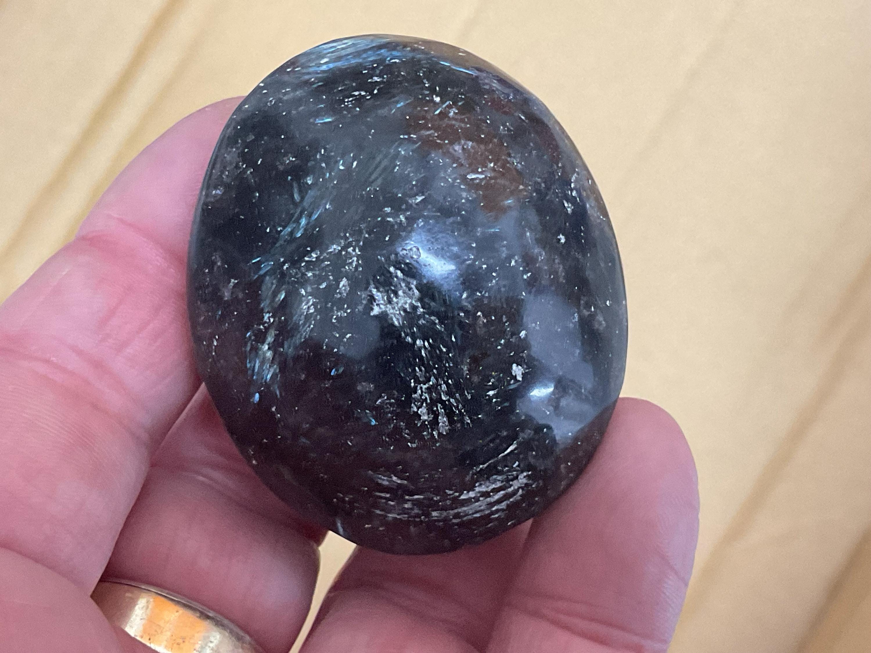 90g Arfvedsonite with Minor Eudialyte Palmstone 11A