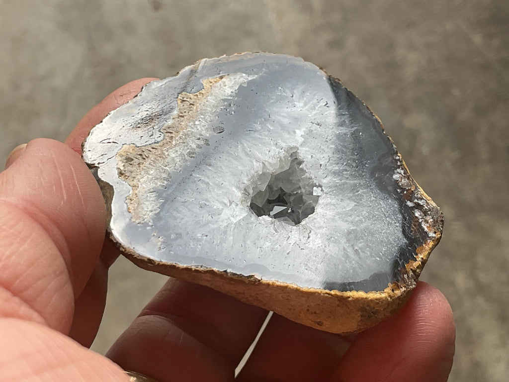 96g UV Reactive Polished Agate Half 5C