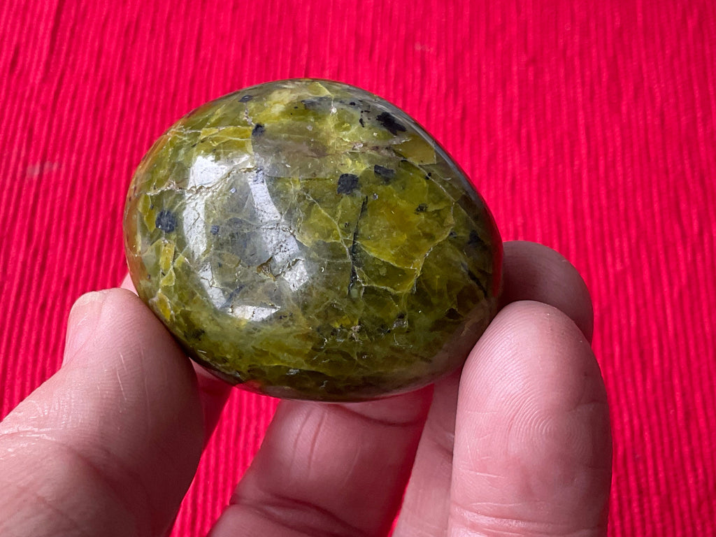 59g Green Common Opal Palmstone 2B