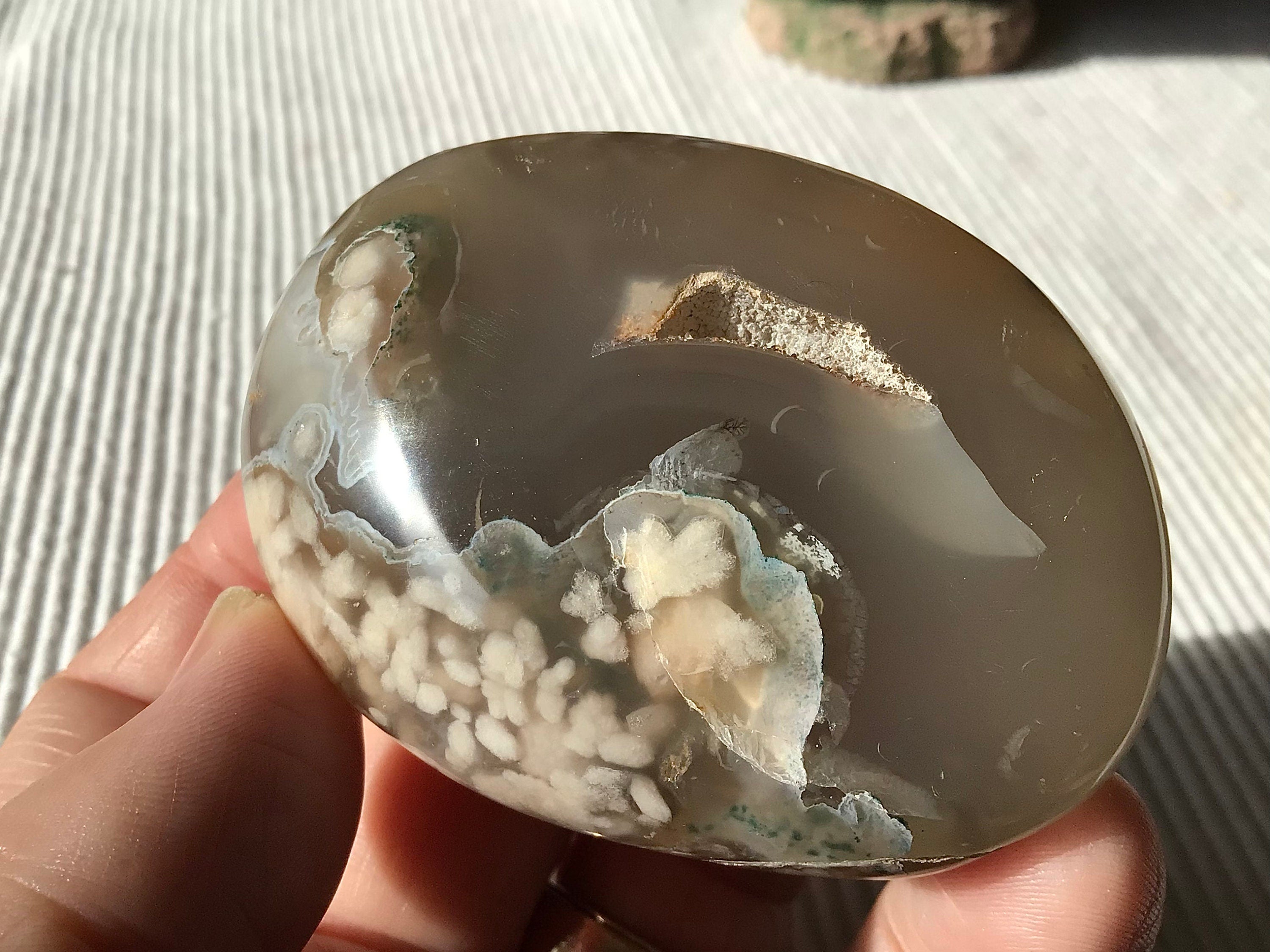 137g Flower Agate Palmstone A
