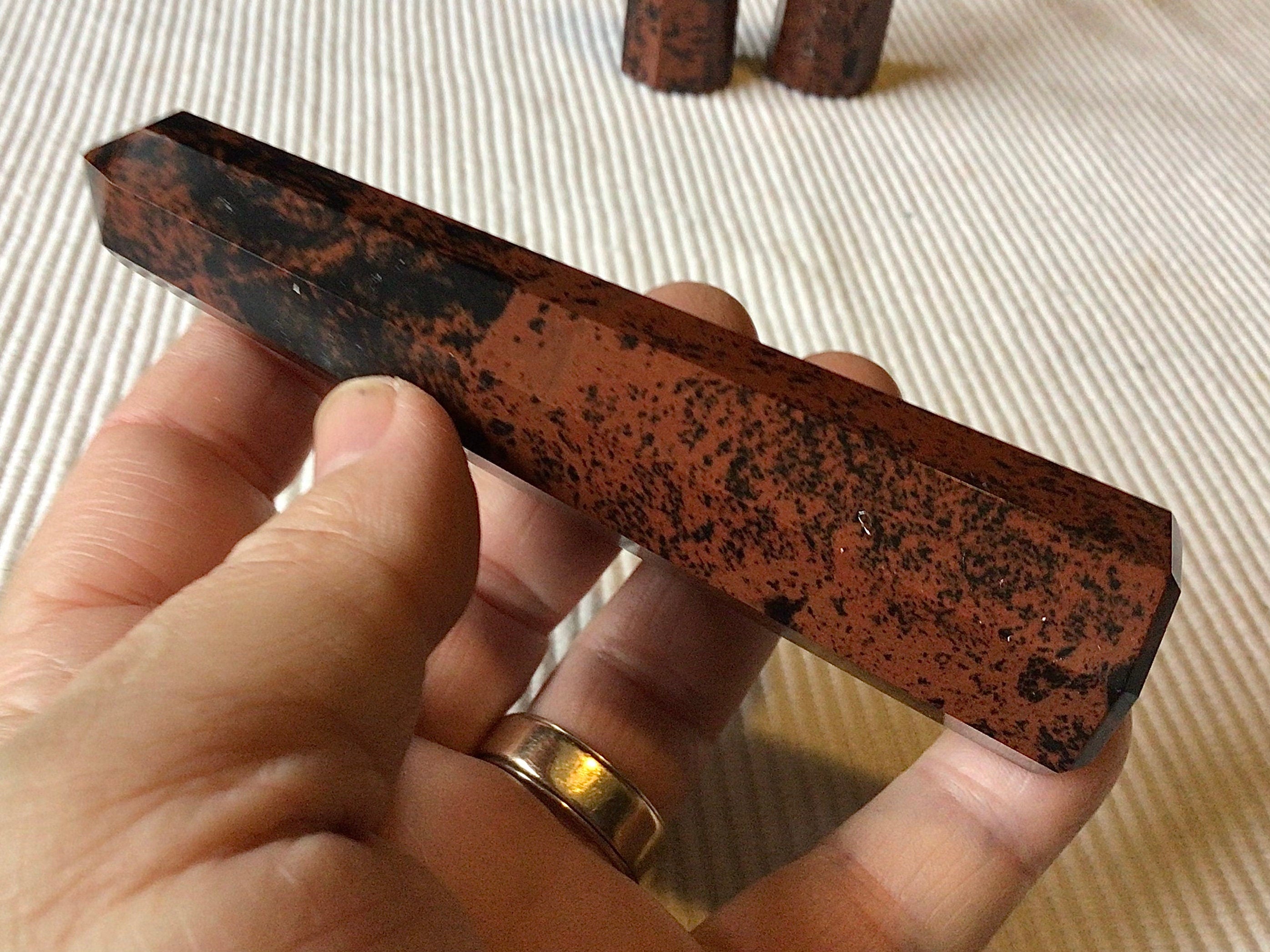 114g Mahogany Obsidian Generator 2D