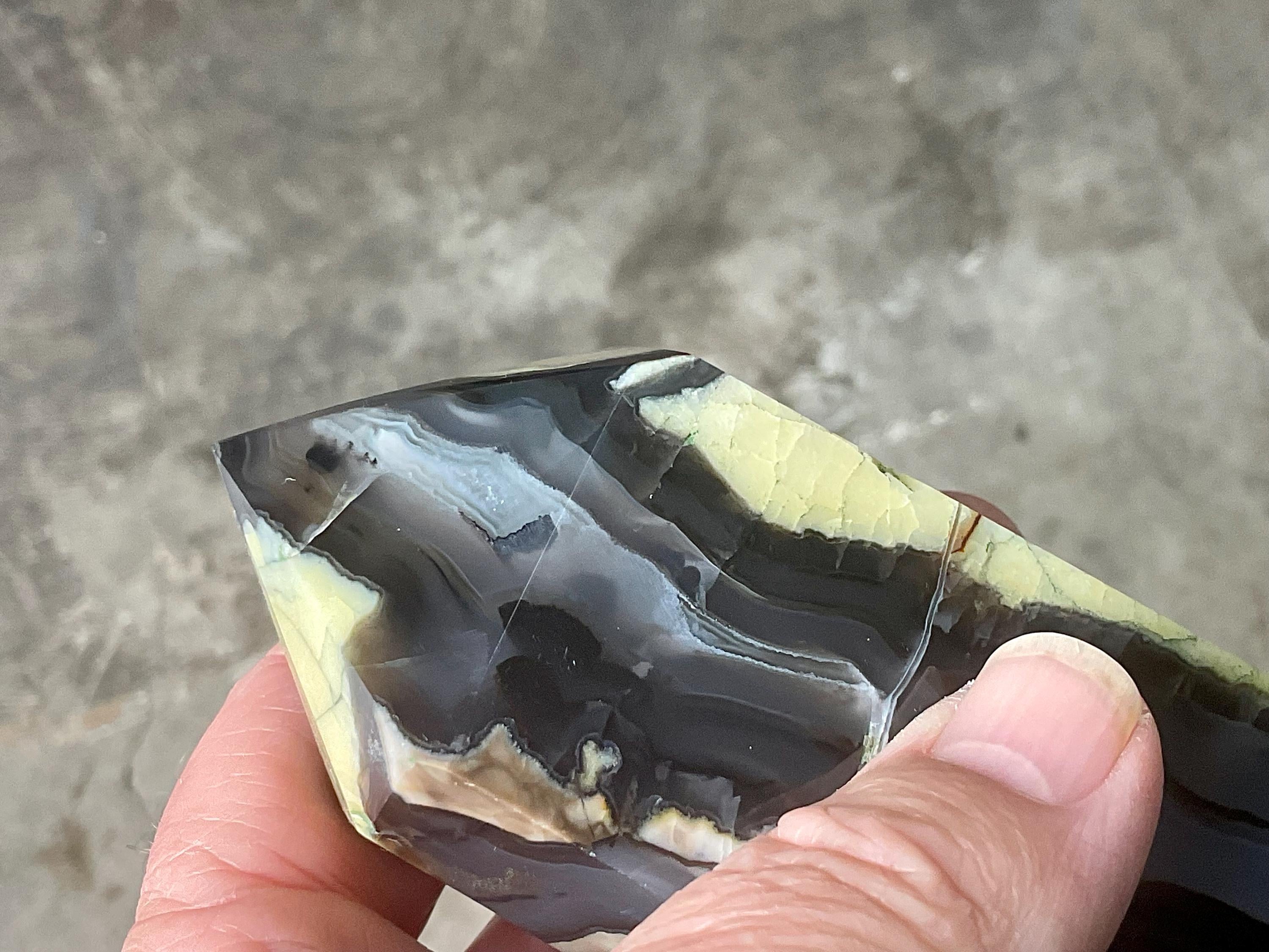 586g Large “Volcano Agate” Generator