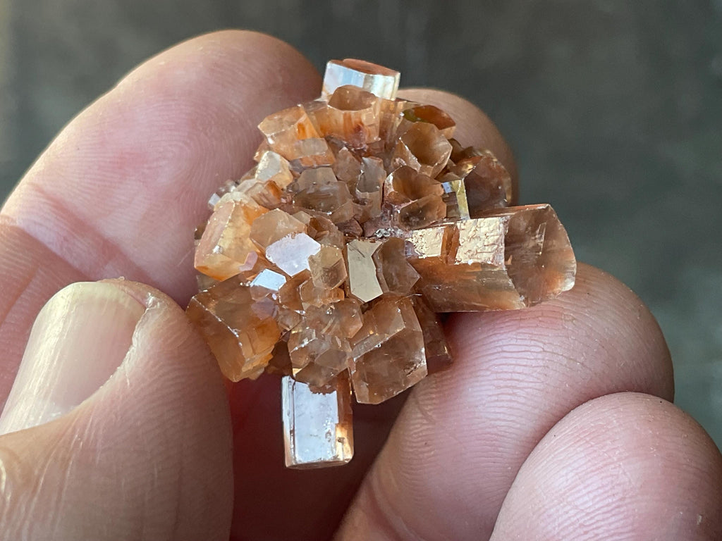 RESERVED FOR JULIA **13g Aragonite’Sputnik’