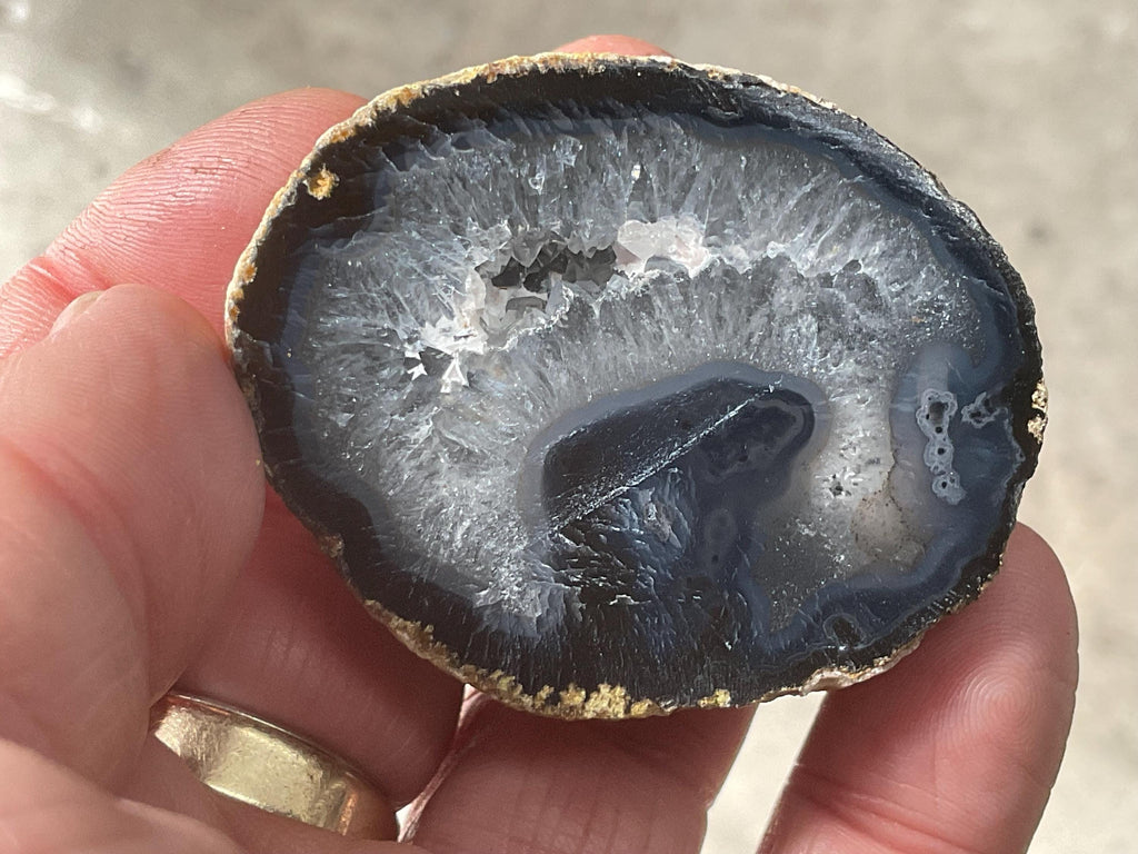 66g UV Reactive Polished Agate Half 3B