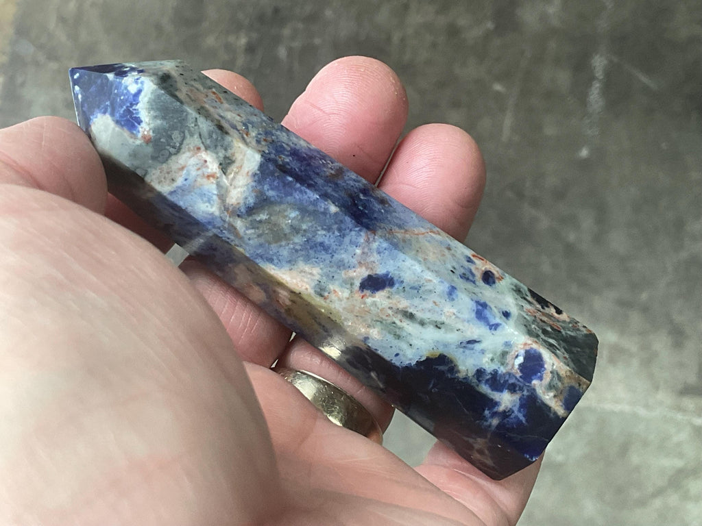 100g Sodalite with Sunstone Generator 3B