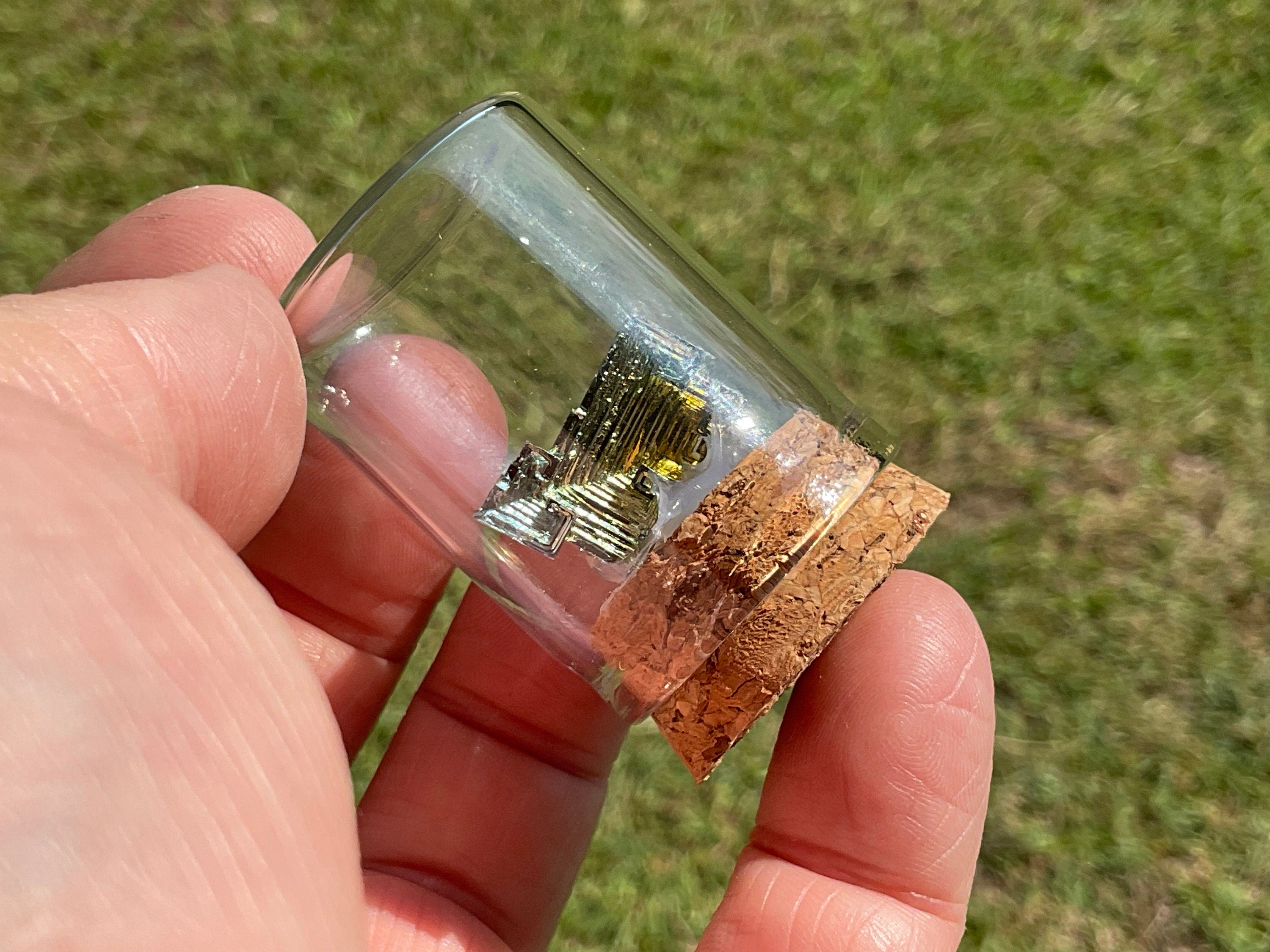 Bismuth Specimen Display Bottle 4C