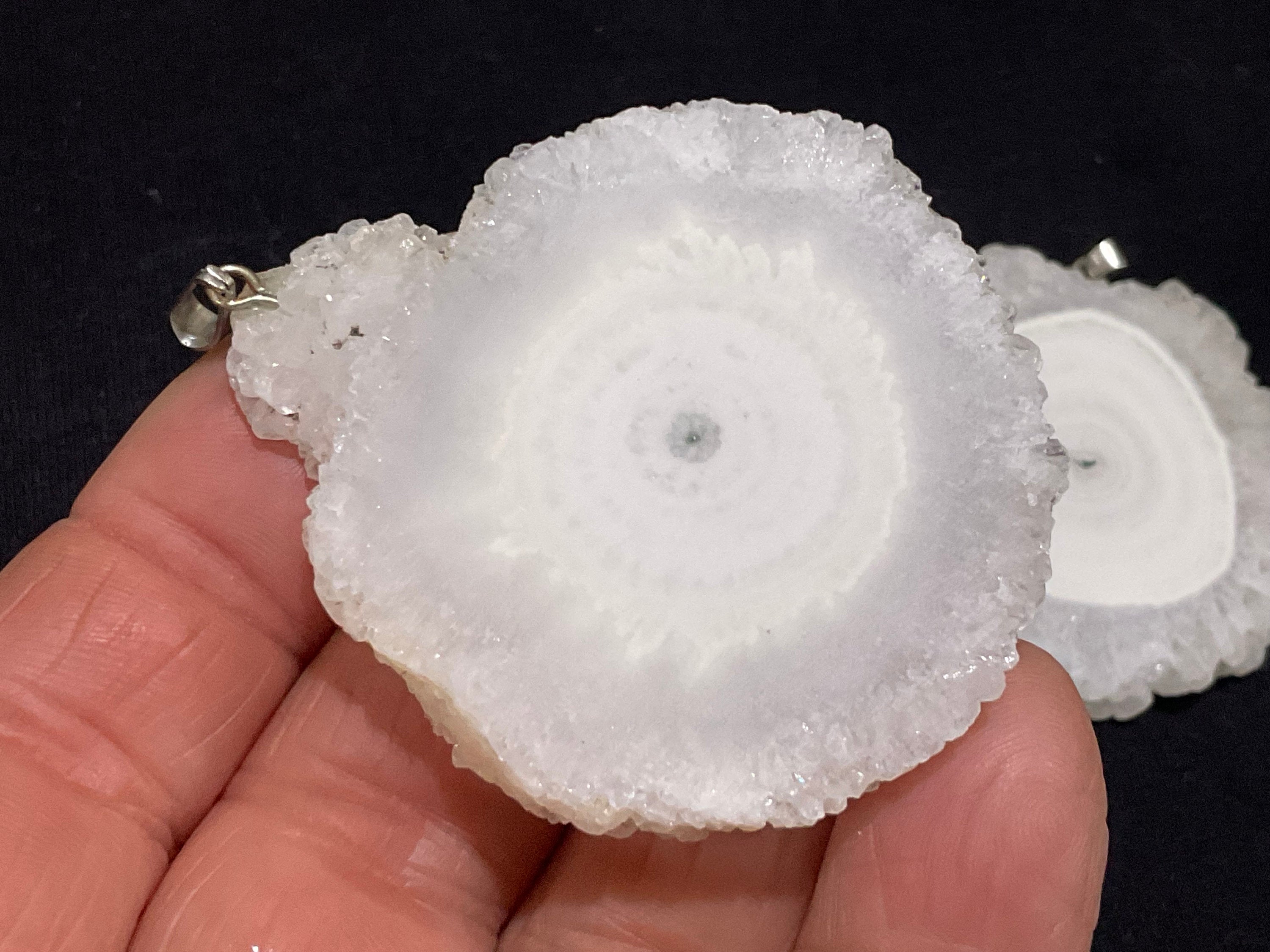 26g Solar Quartz Pendant 5A