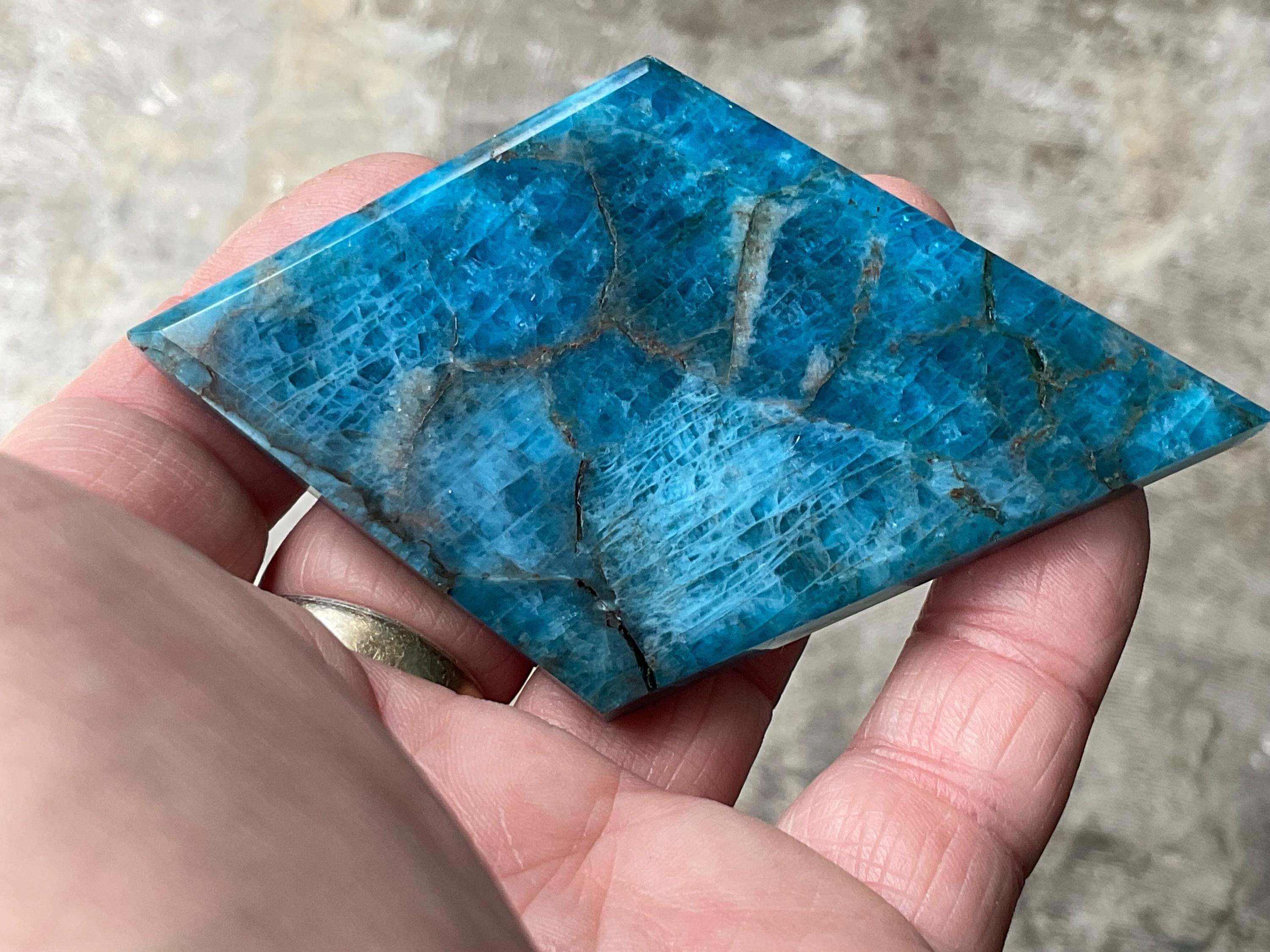 82g Blue Apatite Polished Diamond with stand 2B