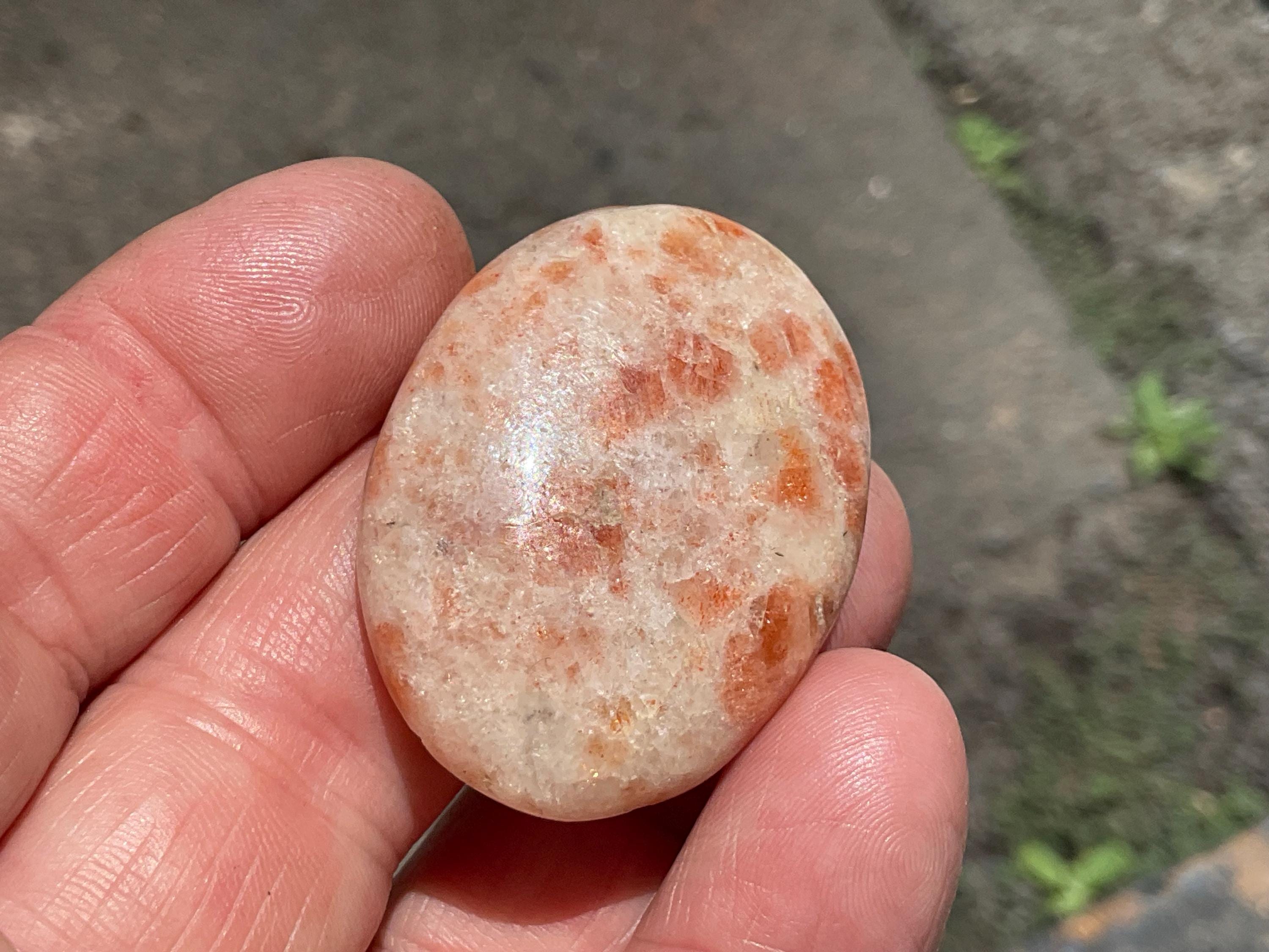 18g Sunstone Thumb Stone