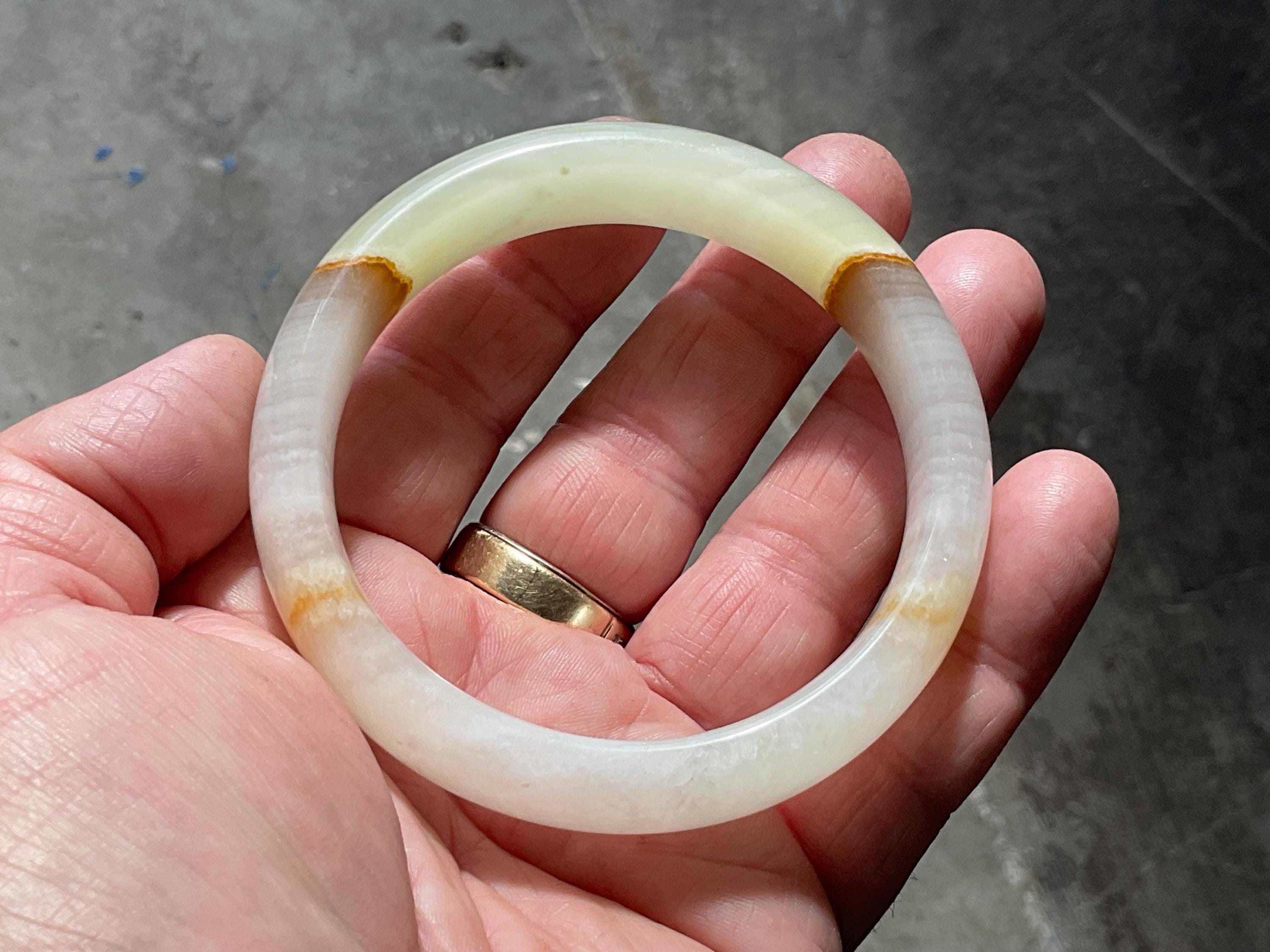 66g Green Banded Onyx Solid Bangle 4B