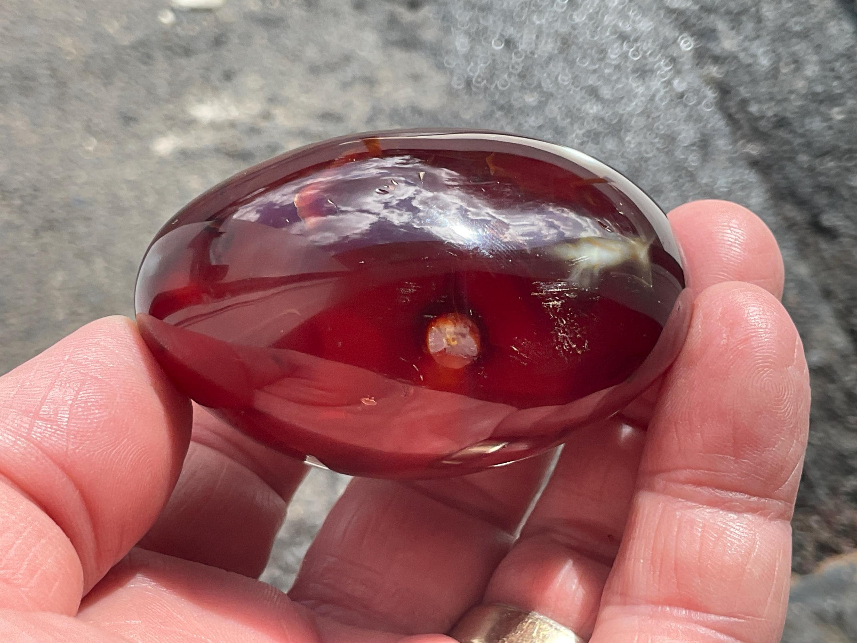 138g Carnelian Orca Agate Palmstone 5A