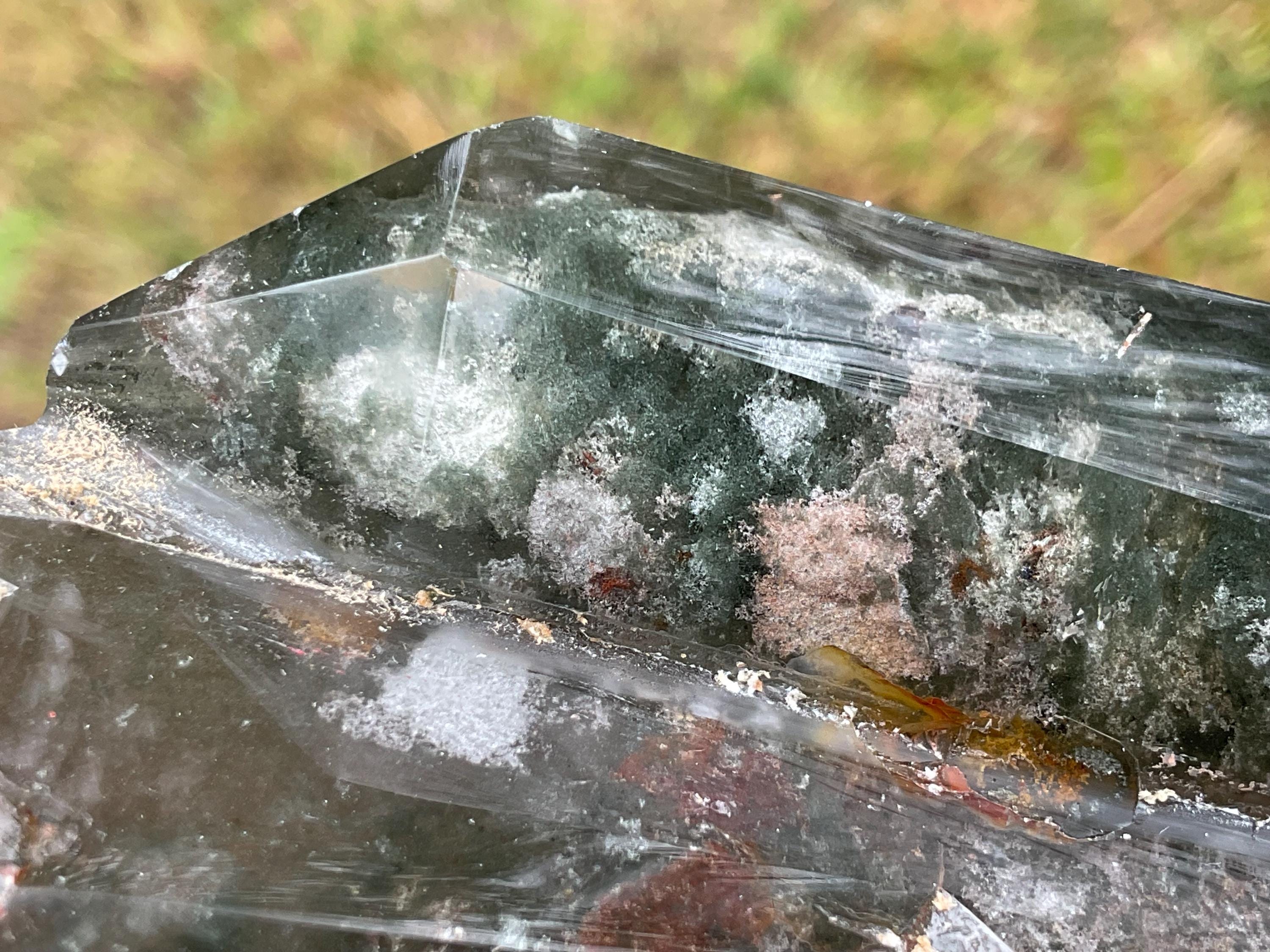 202g Garden Quartz Polished Point with stand 1C