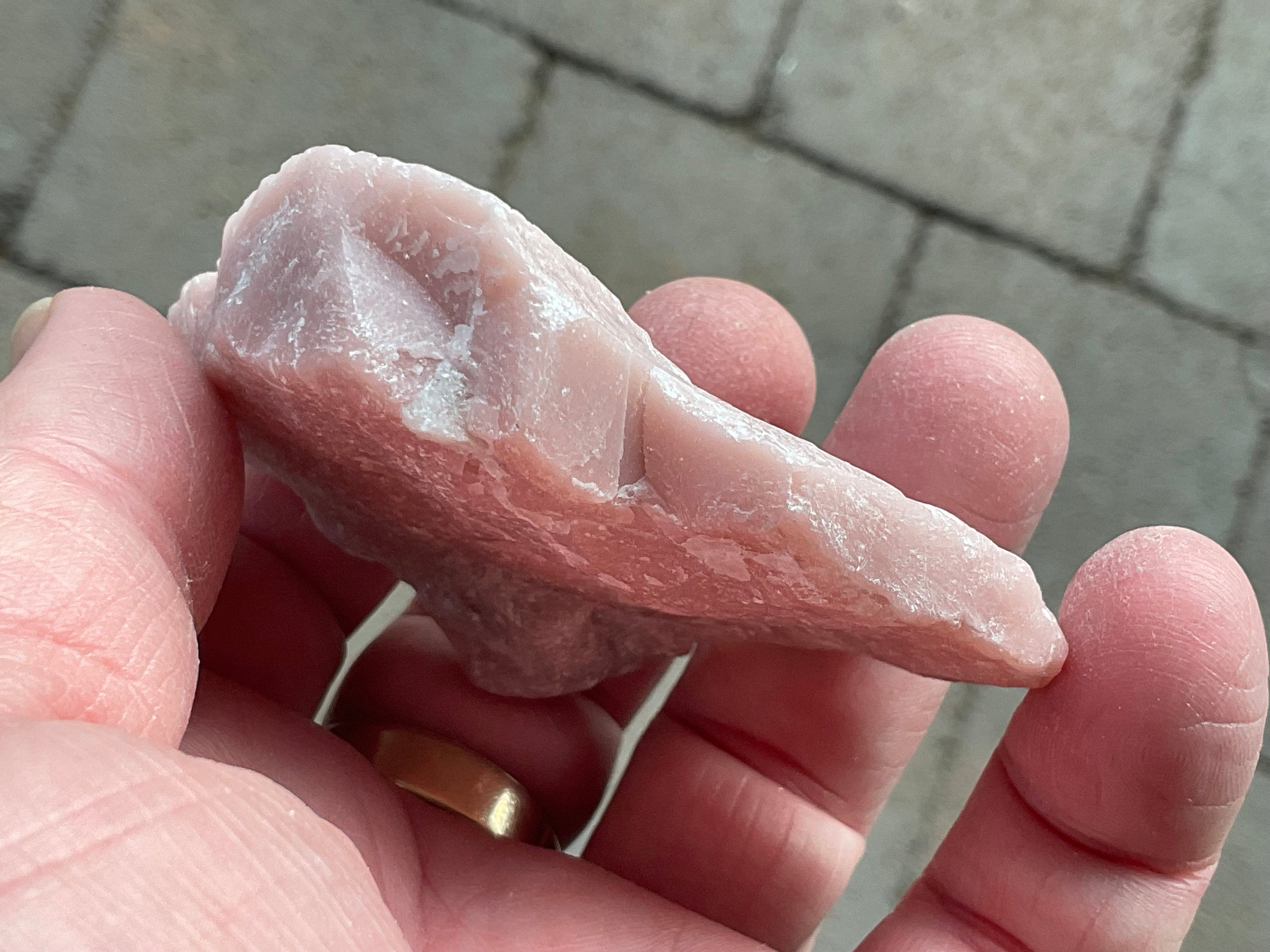 81g Mexican Pink Opal Rough 5A