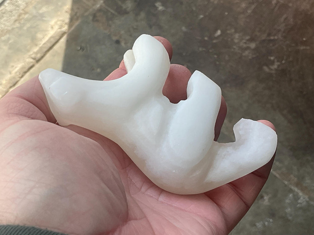 138g Polar Bear Calcite/Onyx Carving
