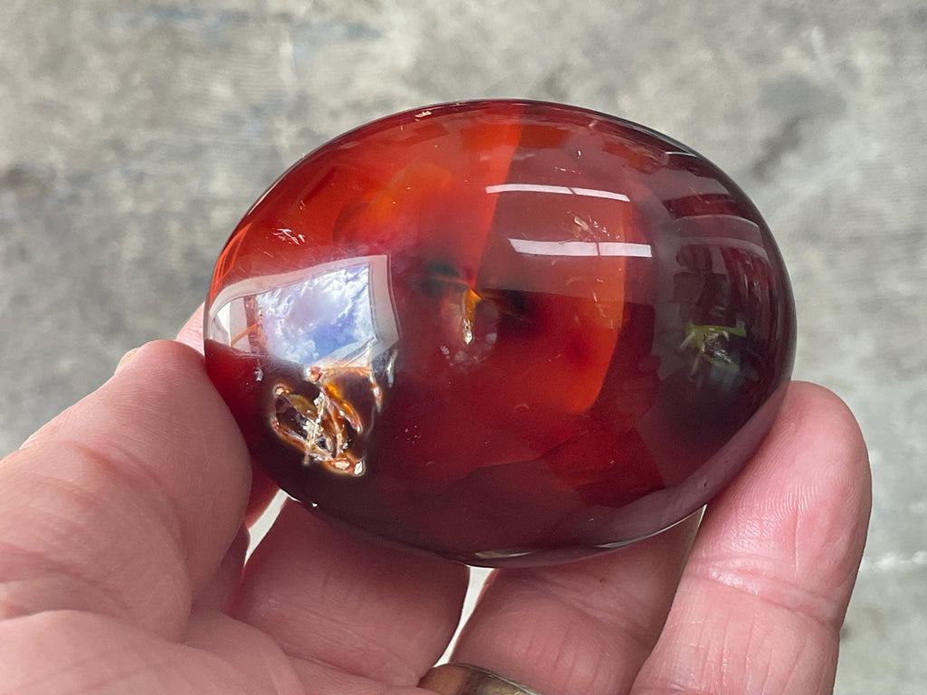 138g Carnelian Orca Agate Palmstone 5A