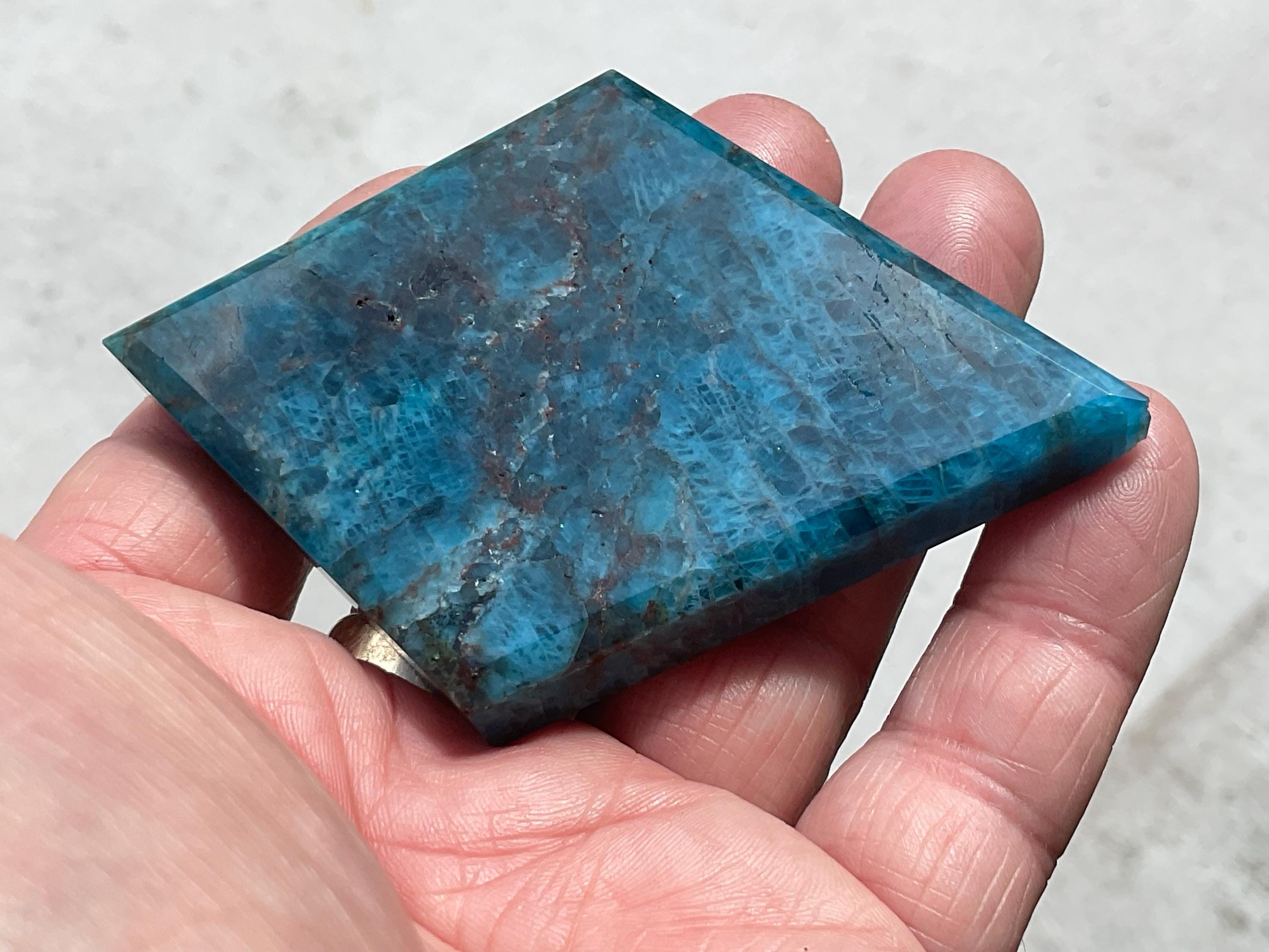 92g Blue Apatite Polished Diamond with stand 4A