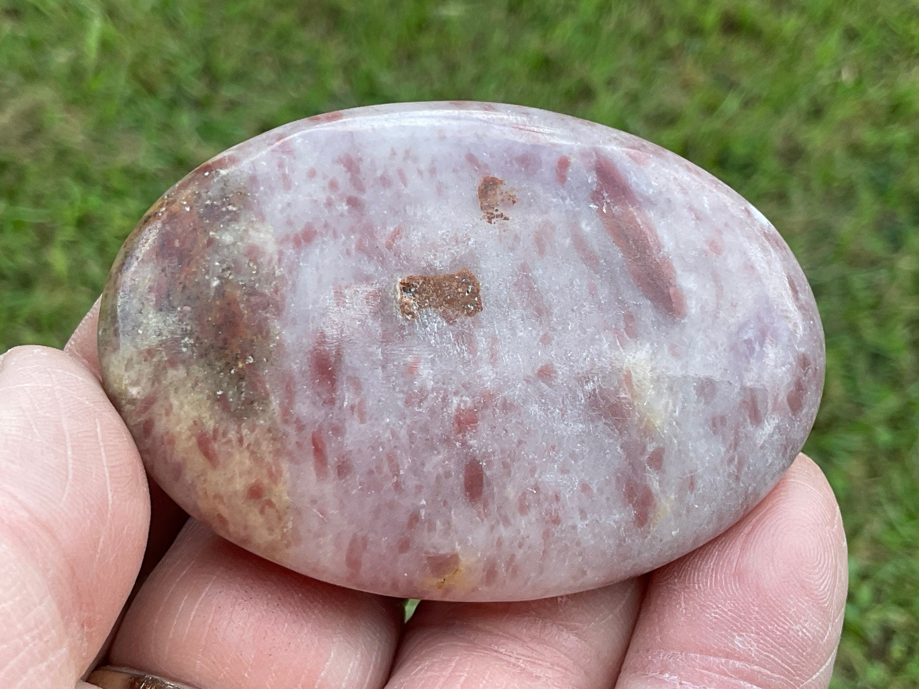 66g Pakistan Strawberry Jasper Palmstone 3A