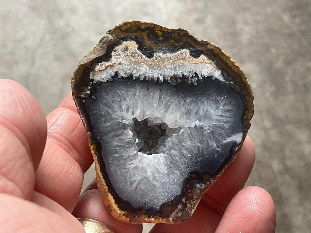 96g UV Reactive Polished Agate Half 5C