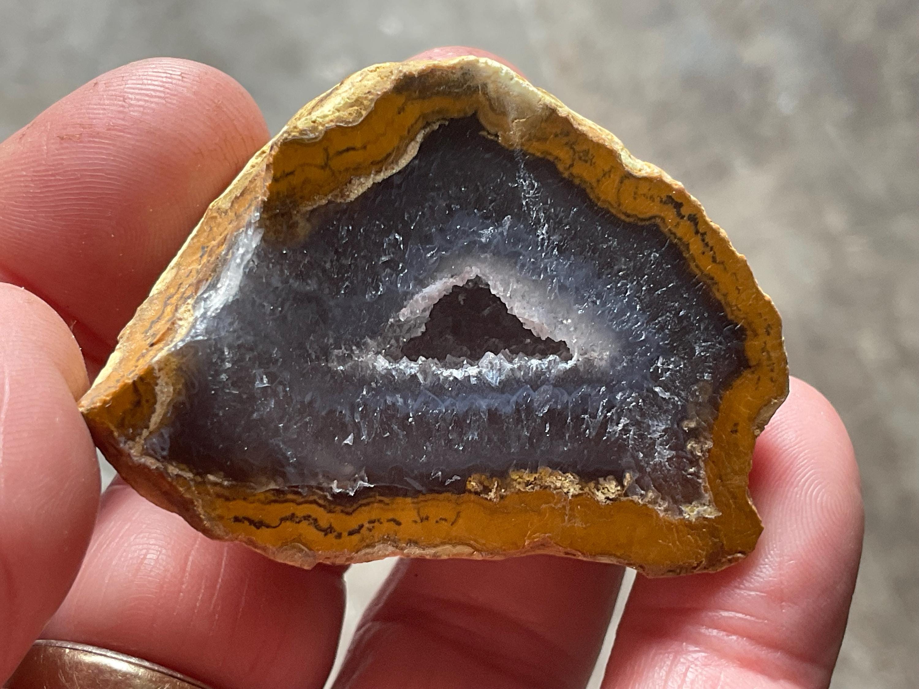 56g UV Reactive Polished Agate Half 2B
