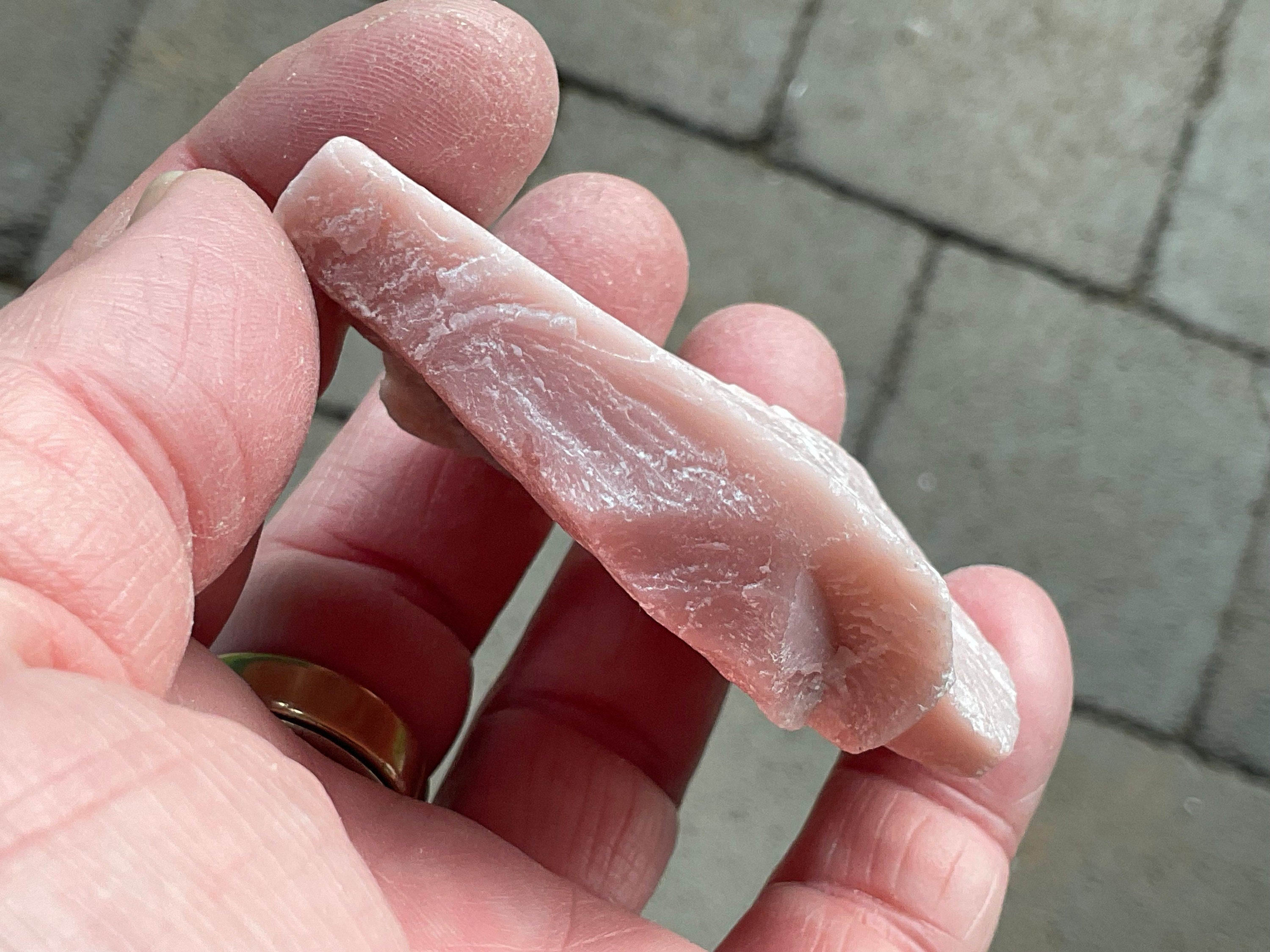 81g Mexican Pink Opal Rough 5A