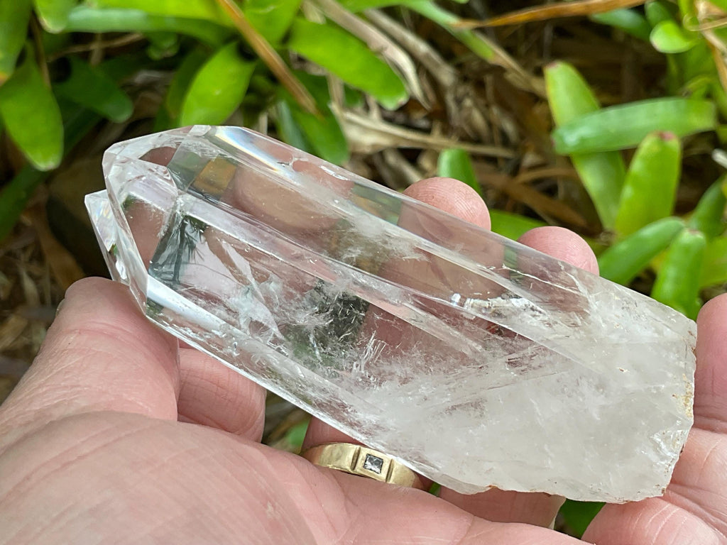 216g “Water Clear” Quartz Generator with custom stand B