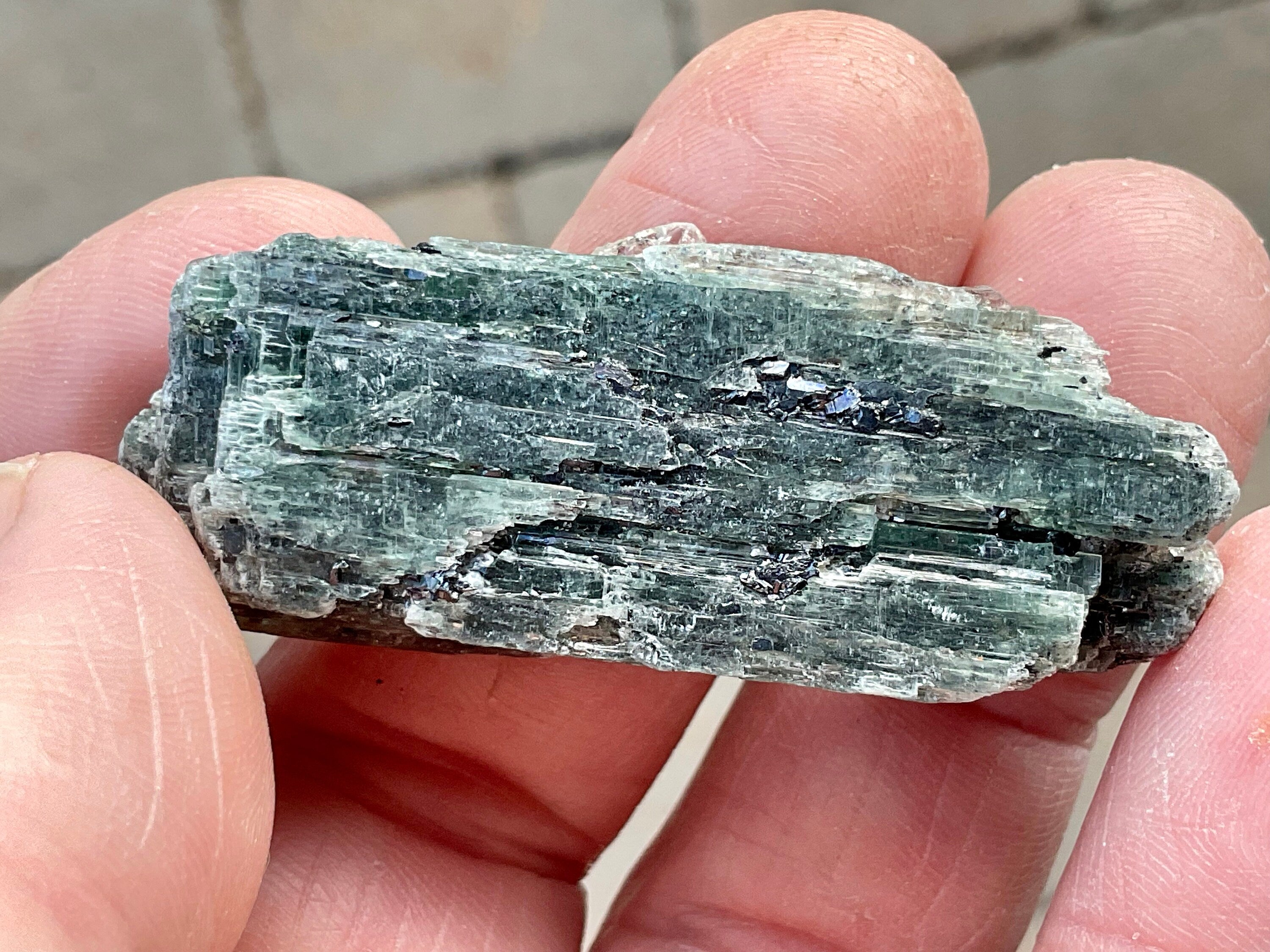 26g Dark Green Pakistan Kyanite + Rough 3D