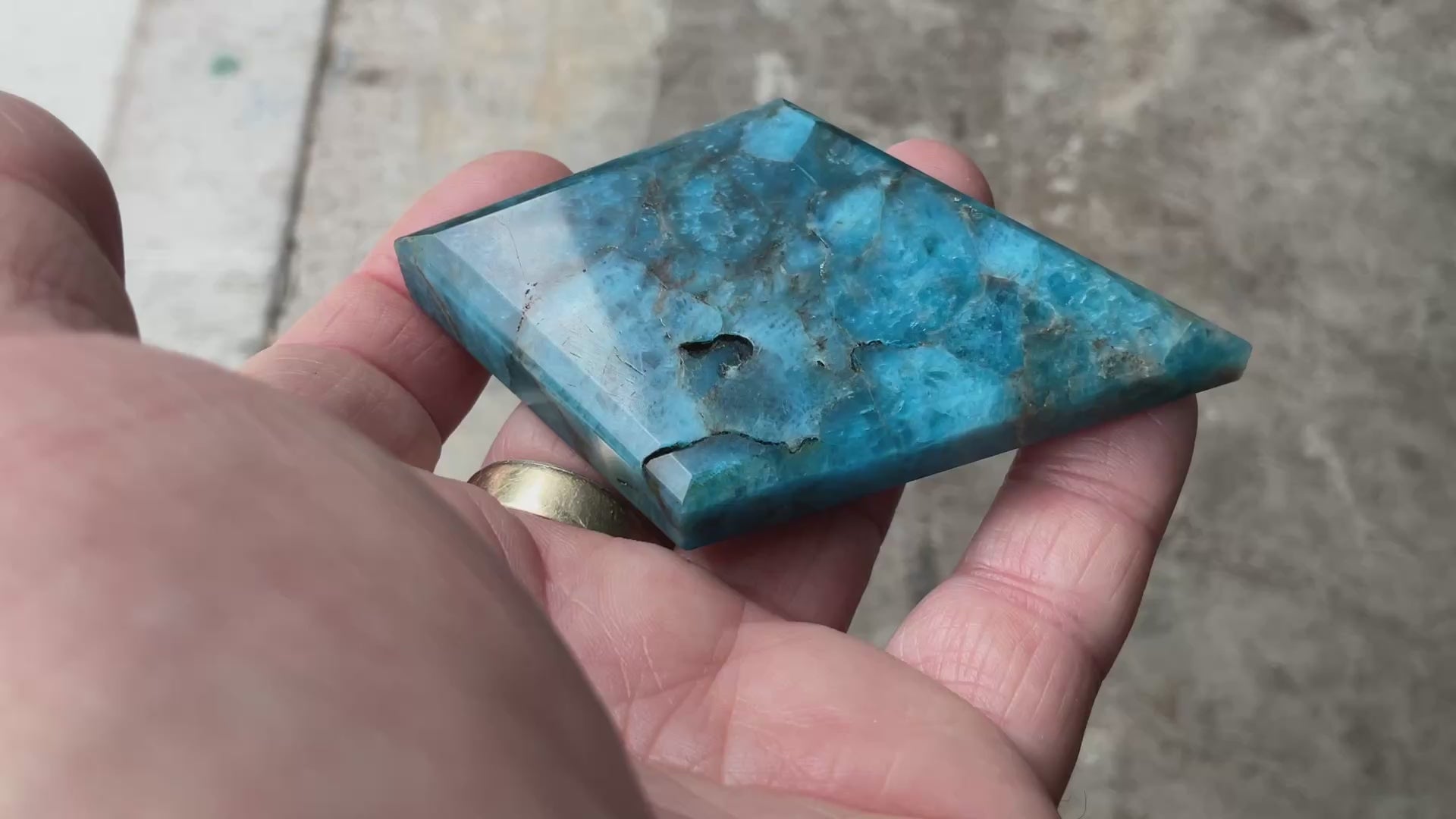 82g Blue Apatite Polished Diamond with stand 3A