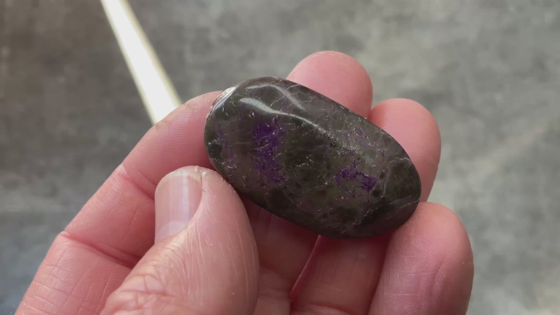 16g Atlantisite Palmstone 1B